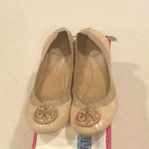 Tory Burch Caroline Flat in gold